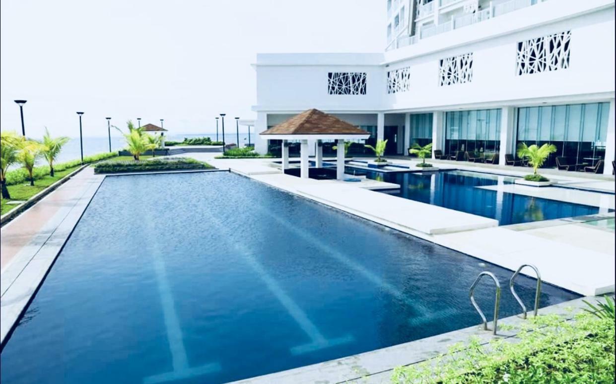 Grand Condo-Hotel With Breathtaking Seaside Views In Lapu-Lapu, Cebu Экстерьер фото